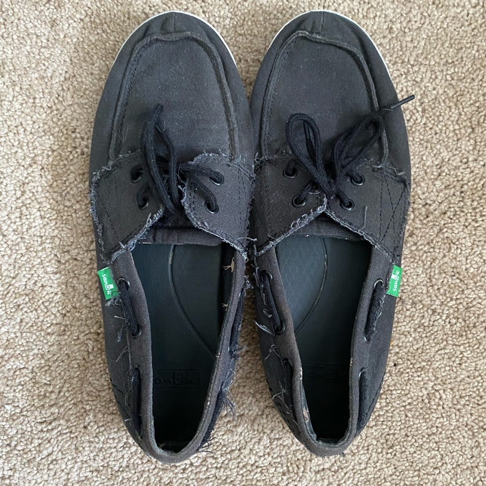 Tie Sanuks